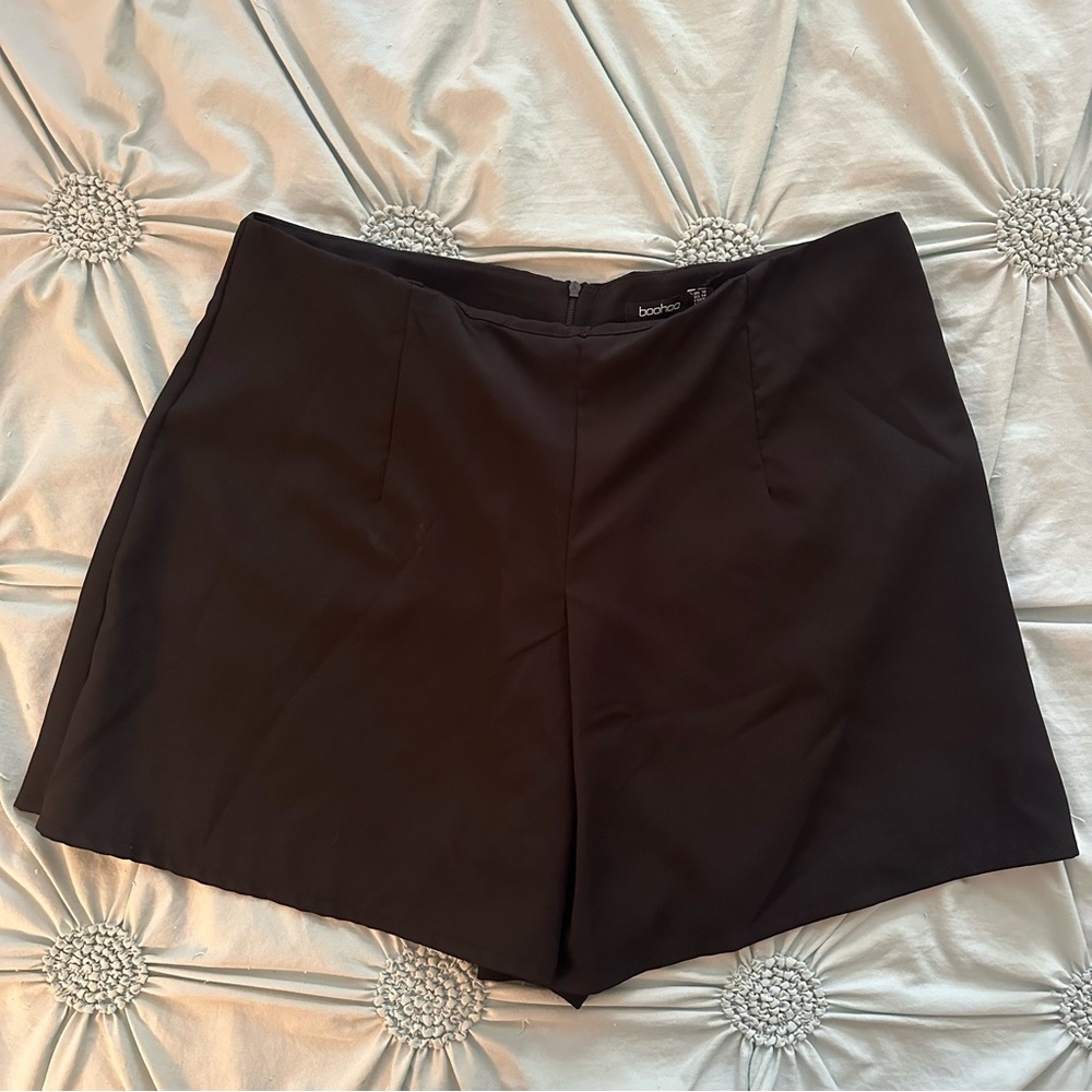 Black dress skort (size 16/18)